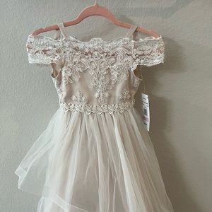 Brand New Formal Girls dress Size 6 with tags